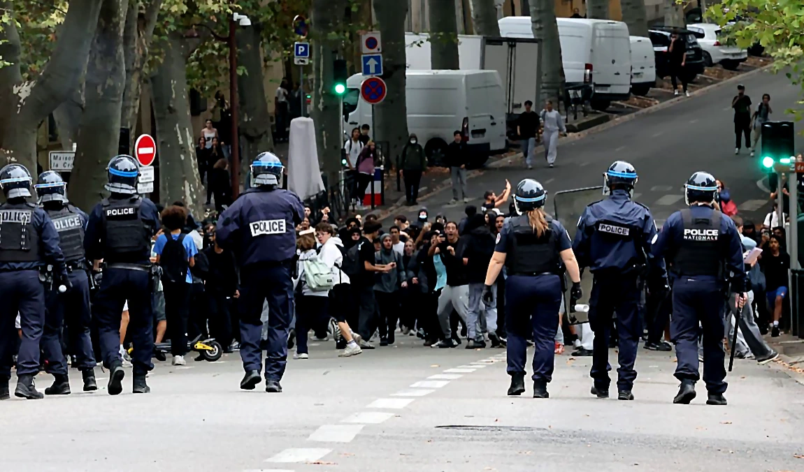 Manifestations des lycéens en France en octobre 2026 - Violence et Haine dans le Monde : la Machine à Colère